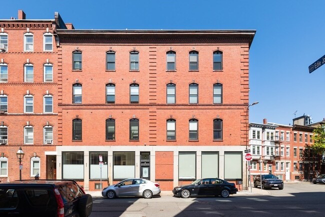 Primary Photo - 179 Endicott St