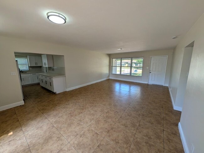 Building Photo - 180 Penn Way