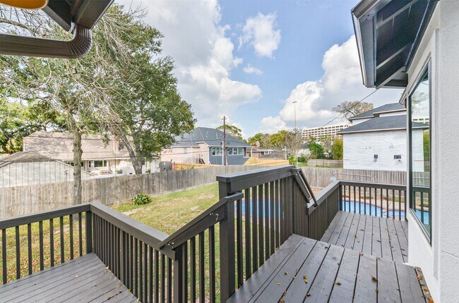 Building Photo - 4718 N Braeswood Blvd
