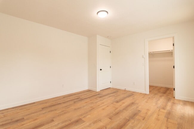 Building Photo - 506-510 SE 46th Ave