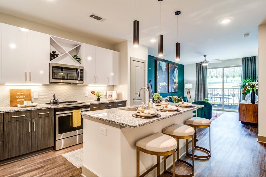 Primary Photo - Skye Suwanee Town Center