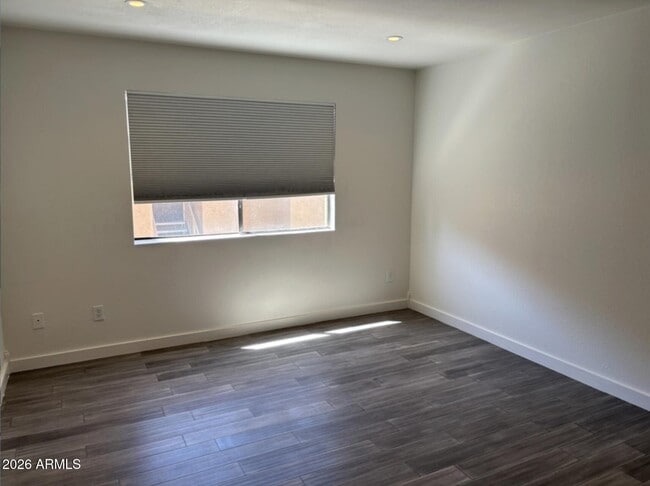 Building Photo - 8155 E Roosevelt St