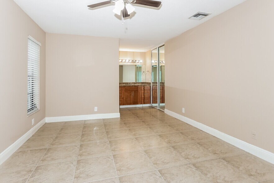 Building Photo - 11416 Whisper Sound Dr