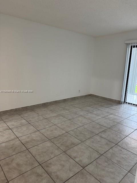 Building Photo - 153 Lakeview Dr