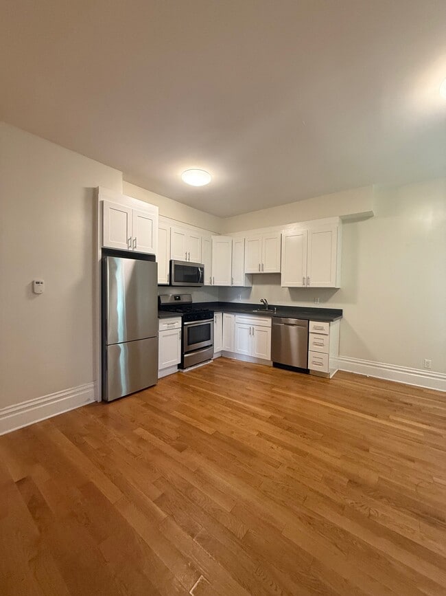 Building Photo - 646 Natoma St