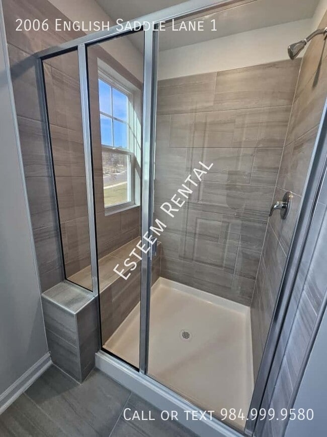 Building Photo - 2006 English Saddle Ln