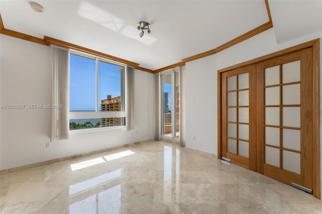 Building Photo - 785 Crandon Blvd