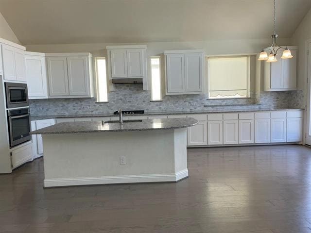 Building Photo - 300 Dominion Dr