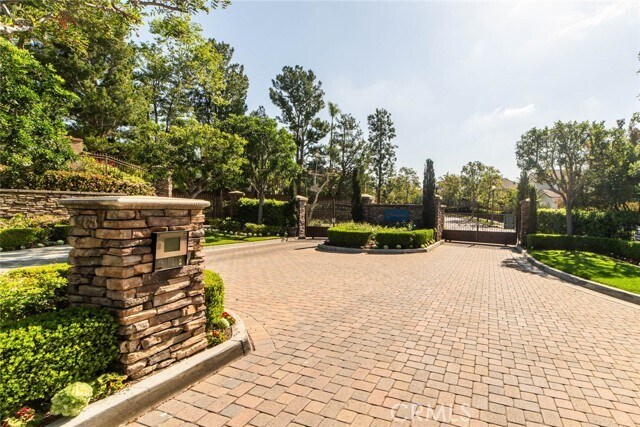 Building Photo - 6 Roseleaf