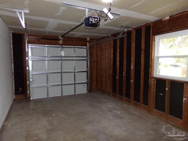 Building Photo - 4201 Wycliff Dr
