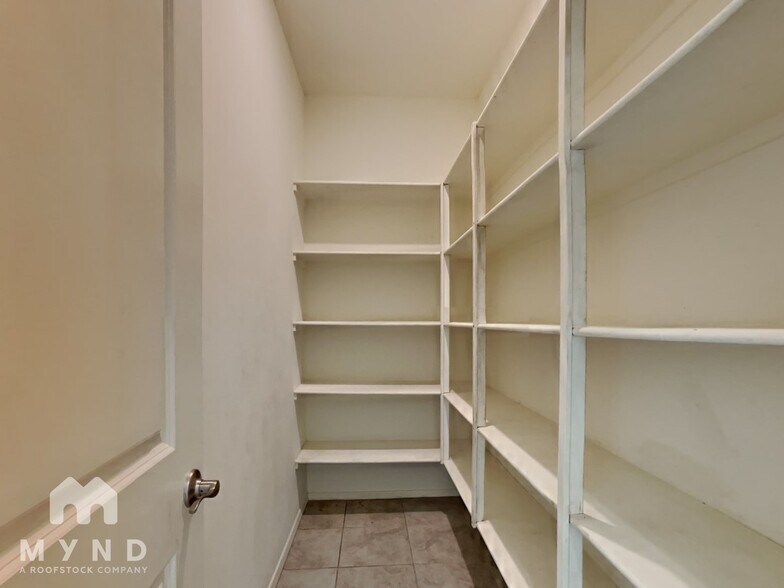 Building Photo - 13057 N Loralei Dr