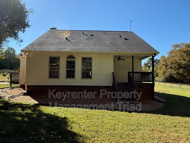 Building Photo - 7472 Middlestream Rd