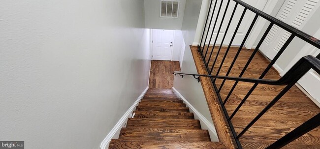 Building Photo - 1219 Marcy Ave