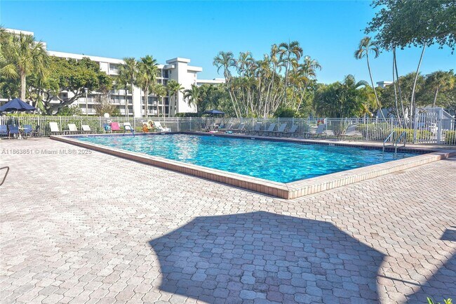 Building Photo - 2661 S Course Dr