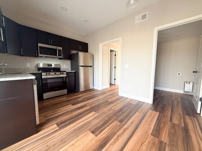 Building Photo - 5202 Oak Pt Ct