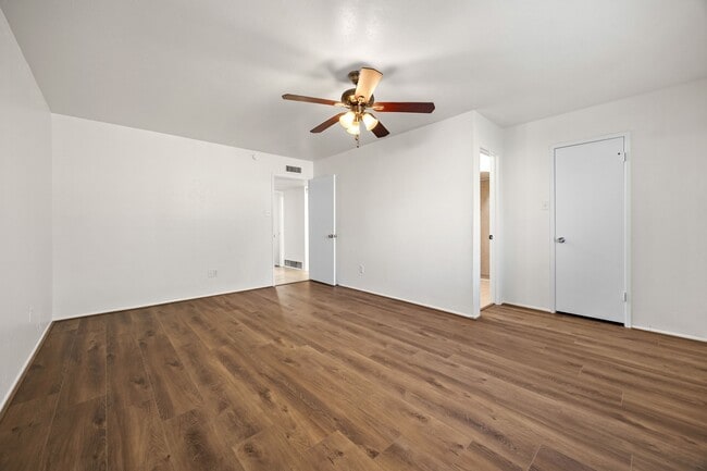 Building Photo - 16610 Carbridge Dr