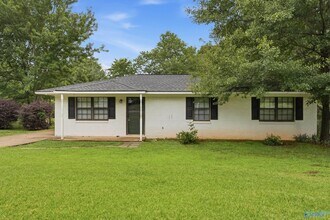 Building Photo - 102 Greenwood Cir
