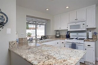Building Photo - 540 Fortuna Dr