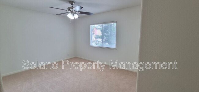 Building Photo - 2080 Mariposa Dr