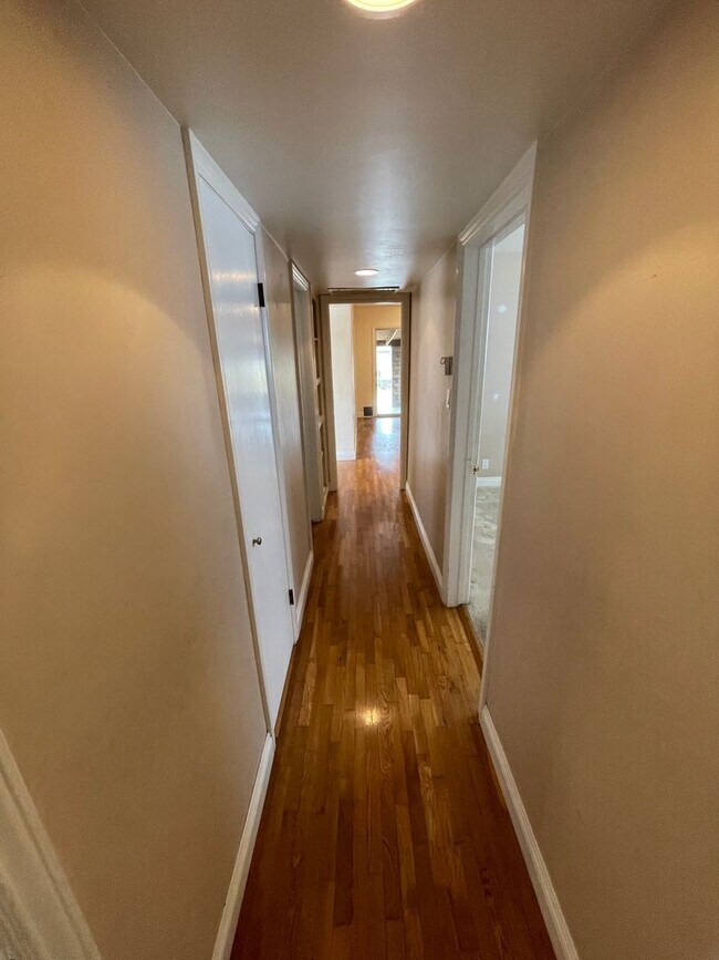 Building Photo - California Ranch Home in the Heart of Lomita