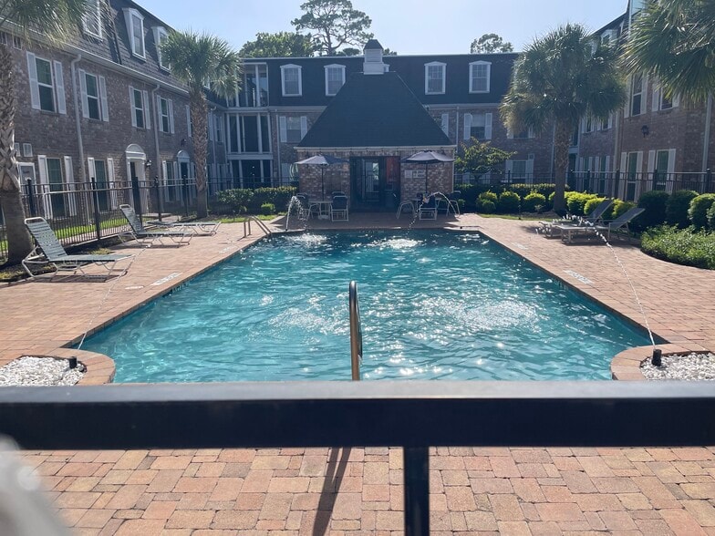 Pool Area - 361 N Post Oak Ln