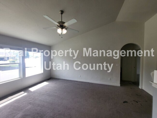 Building Photo - 998 S 960 E