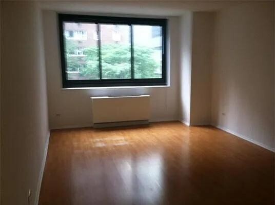 Building Photo - 347 W 57th St