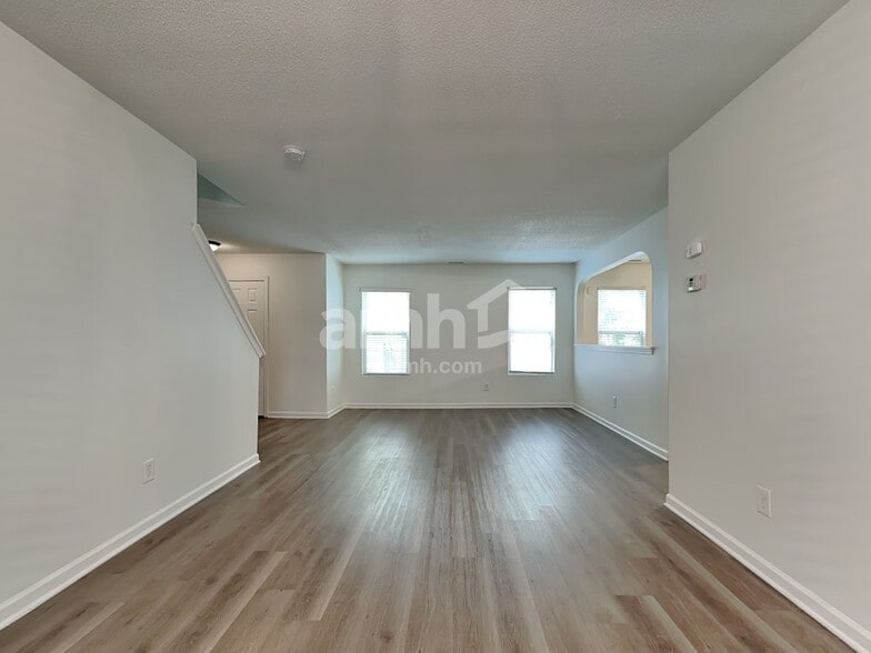 Building Photo - 37 Valleyfield Dr