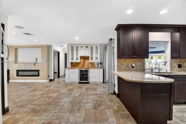 Building Photo - 13808 Geranium Pl
