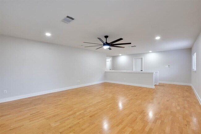 Building Photo - 10903 Claywood Dr