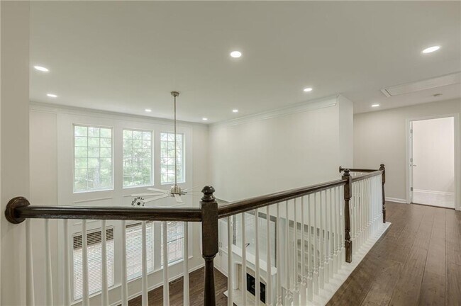 Building Photo - 4720 Shiloh Springs Rd