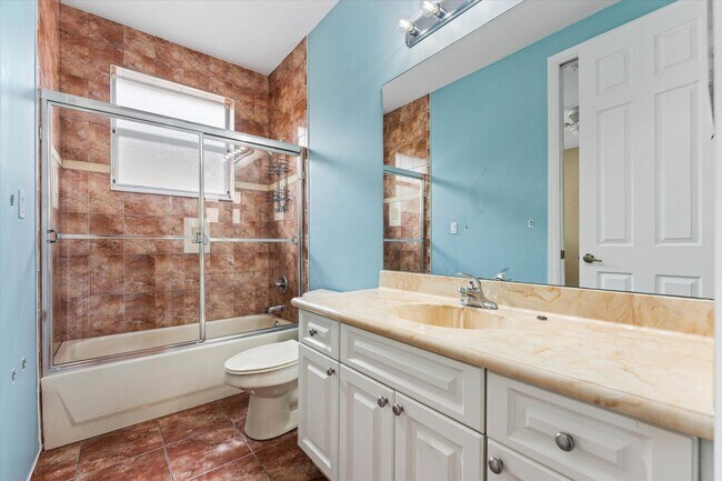 Building Photo - 7140 Pinecreek Way