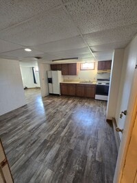 Building Photo - AEC-209