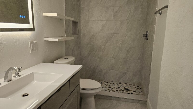 Building Photo - 4903 Catalina Dr