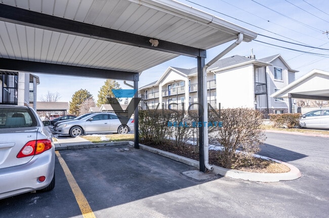 Building Photo - 909 N 500 W