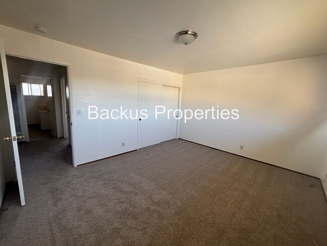 Building Photo - Wonderful newly remodeled duplex located in South Salinas