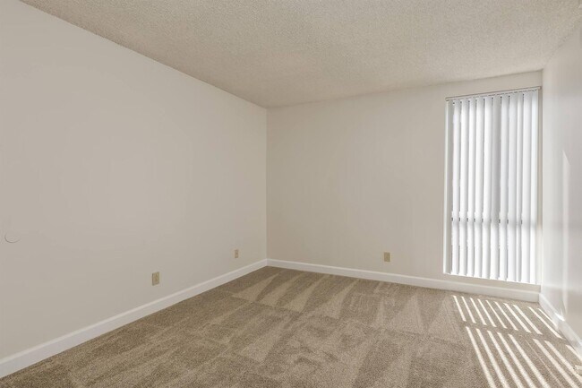 Building Photo - Dorchester Apartments | Spacious 1 & 2 Bedroom Apartments Near SDSU