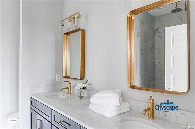 Building Photo - SWANKY 3 BEDROOM NEWER HOME IN HISTORIC CH...
