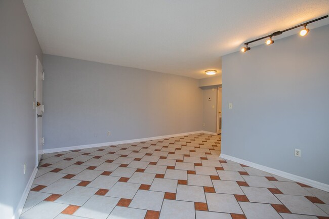 Building Photo - Lovely 2 BR/1 BA Apartment in Barry Farms!