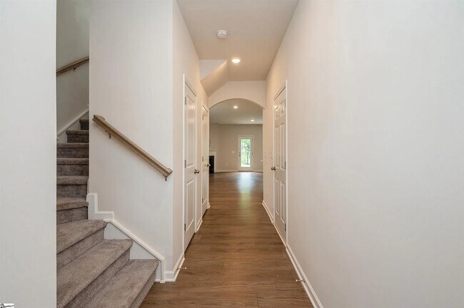 Building Photo - 305 Rodessa Ln