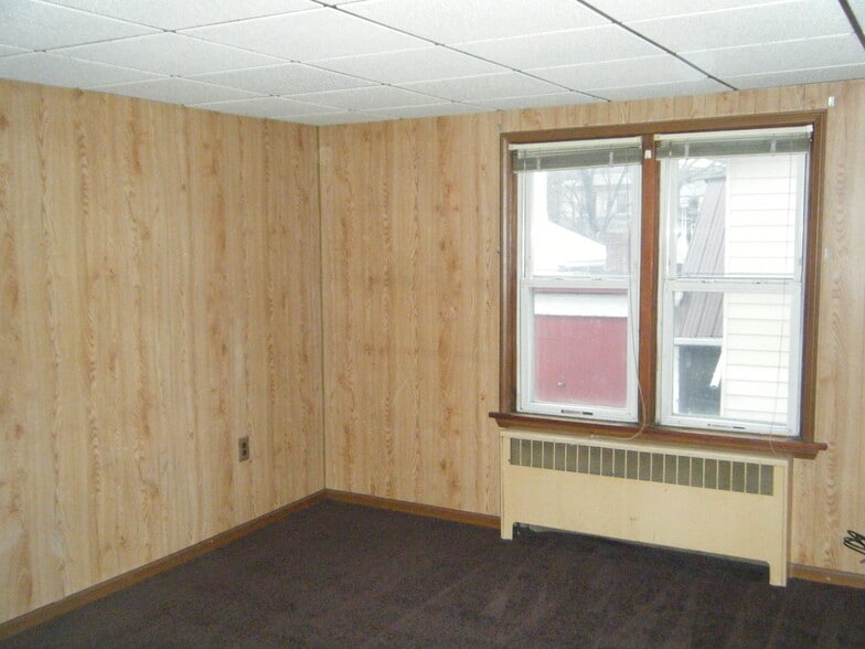 Building Photo - 504 W Boyd St