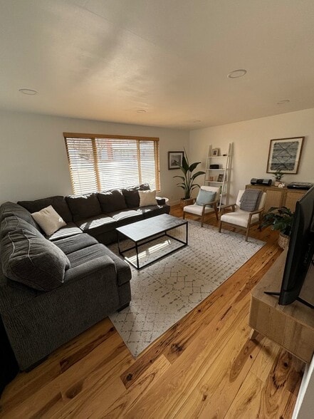 Building Photo - 9620 Mumford Dr