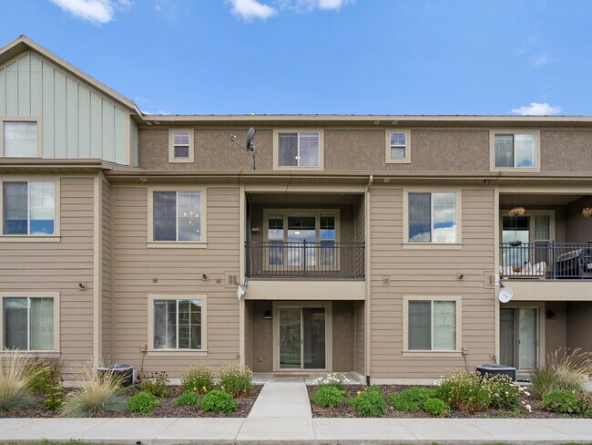 Building Photo - 1116 W Cattail Ct