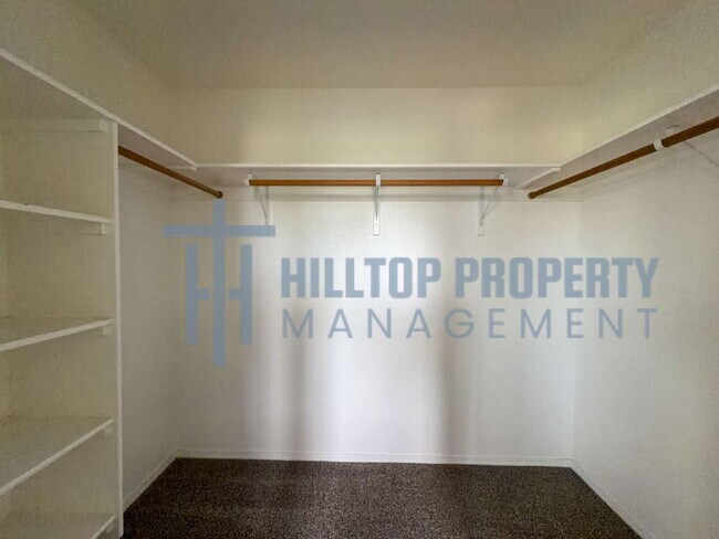 Building Photo - Beautiful 3 Bed, 2.5 Bath