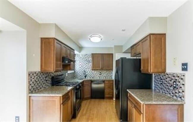 Primary Photo - 7681 Blueberry Hill Ln