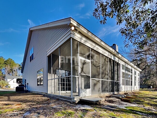 Building Photo - 110 Pristine Ct
