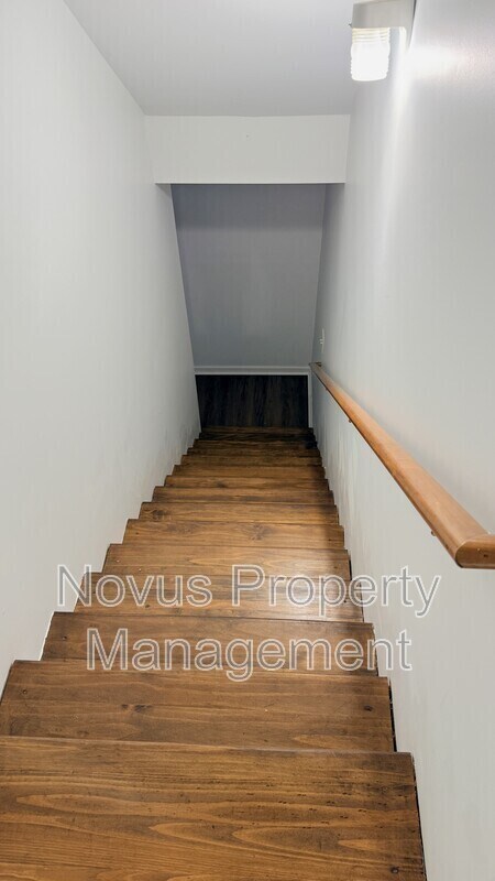 Building Photo - 3395 Woodlake Ln