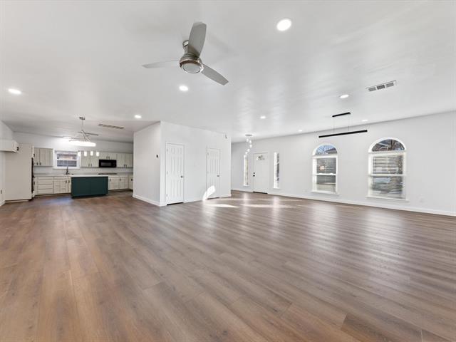 Building Photo - 2213 Loretta Ln