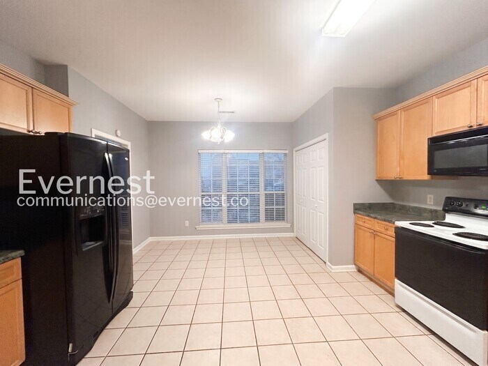 Building Photo - 632 Parkside Cir