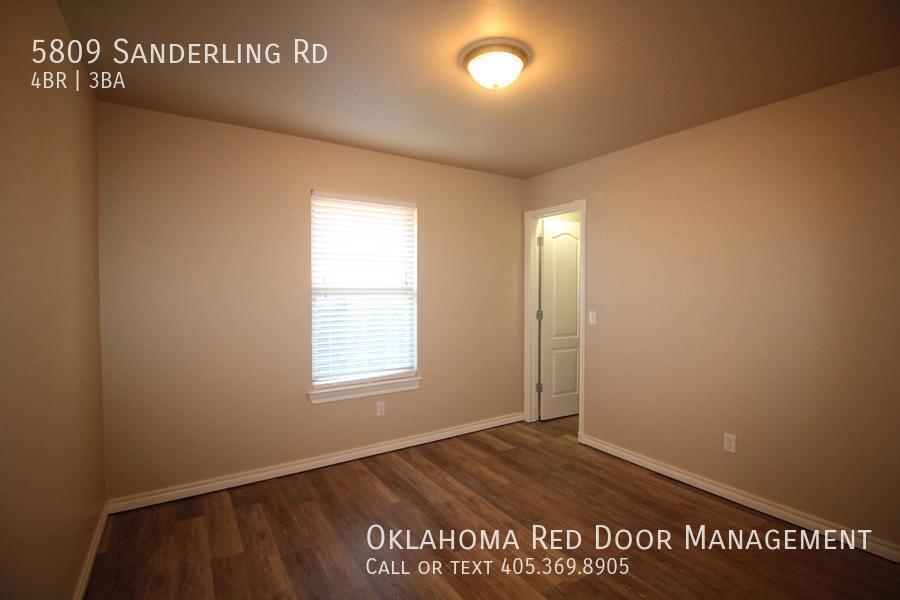 Building Photo - 5809 Sanderling Rd